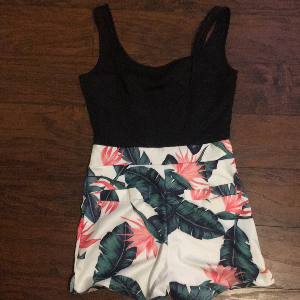 Cute floral short jumper